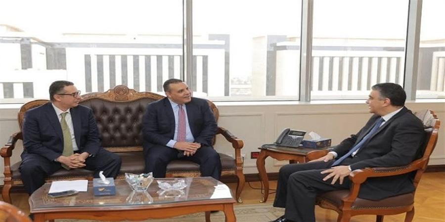 التمثيل التجاري والشراء الموحد يبحثان توطين الصناعات الطبية